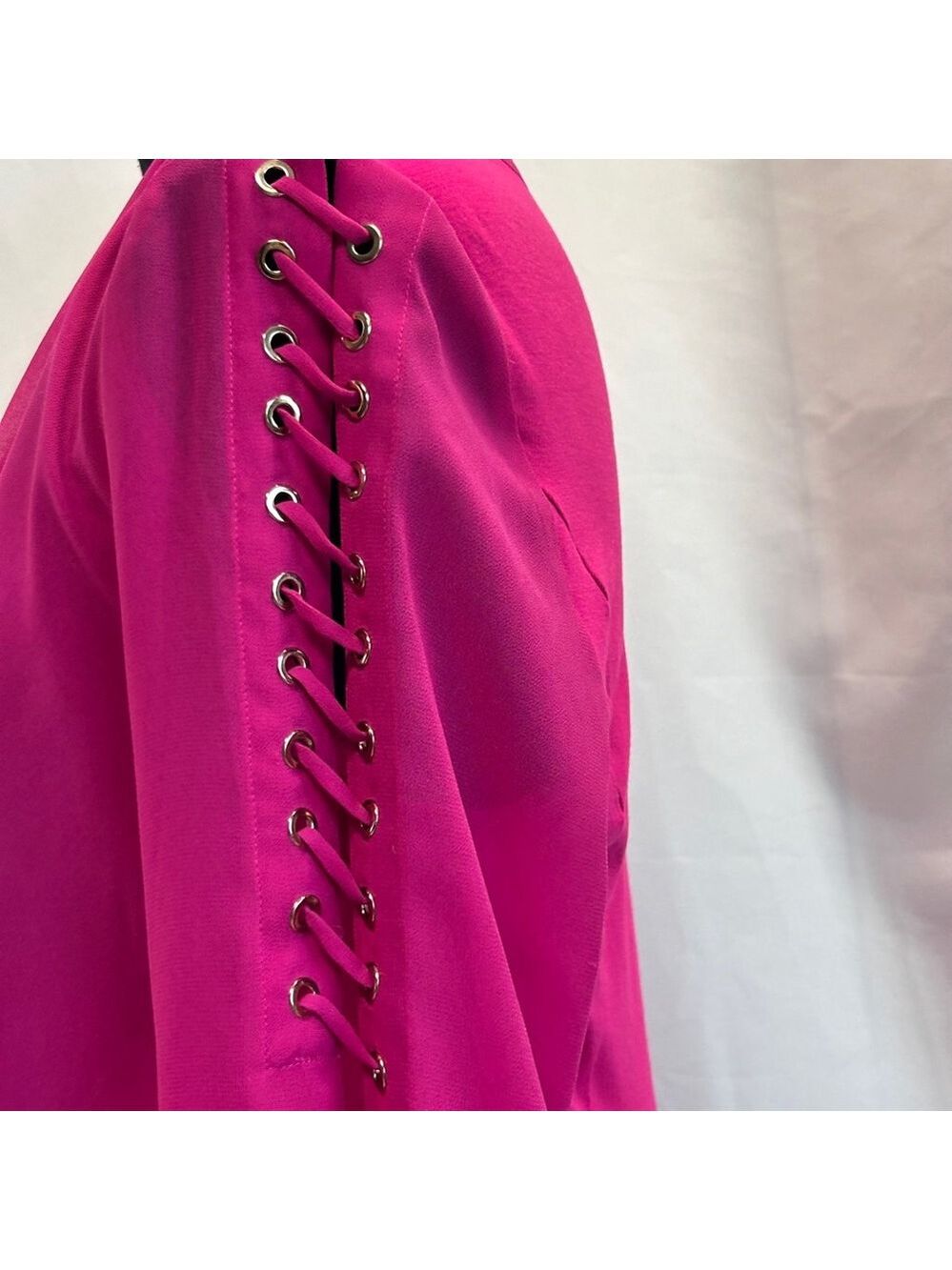 Marciano for Guess pink draped wrap V neck grommet cutout long sleeve bodysuit M - Picture 6 of 14